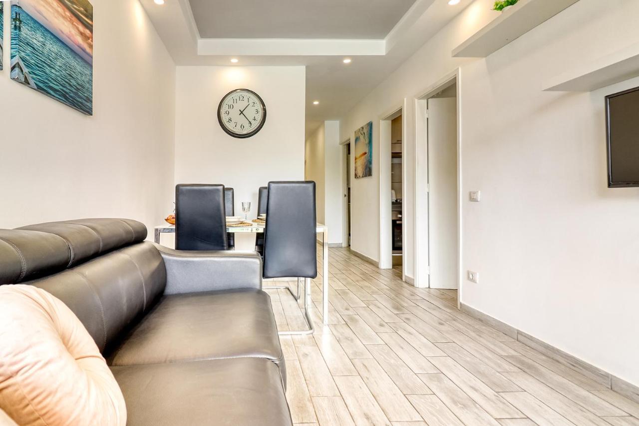 Modern Apartment With An Addictive Terrace View لوس كريستيانوس المظهر الخارجي الصورة